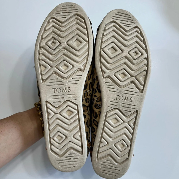 TOMS leopard print slip on flats - Picture 3 of 8